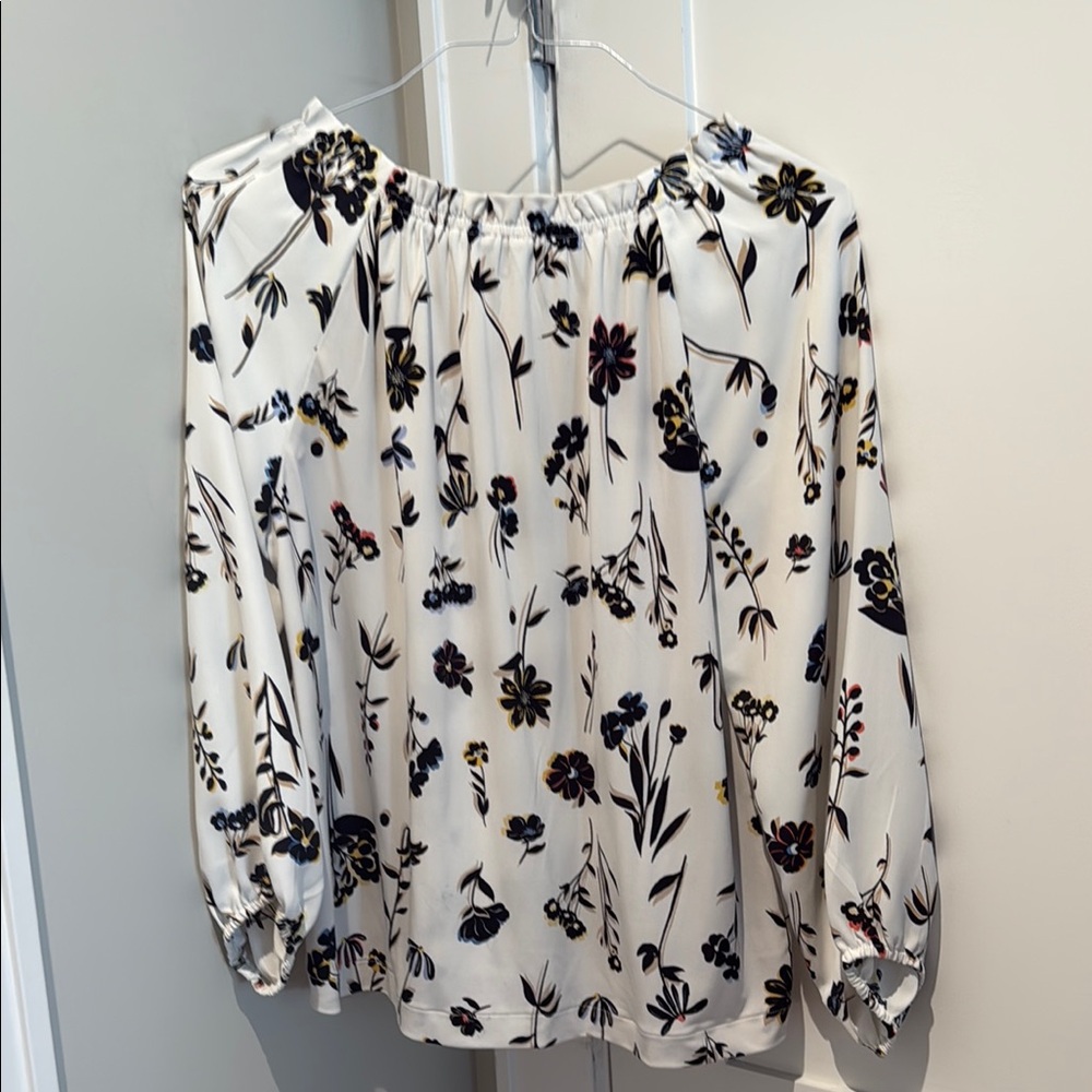 7 Assorted Blouses Bundle - image 5